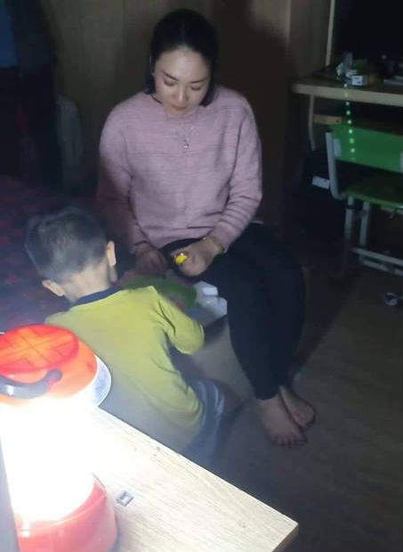 Mẹ đơn thân bị chủ đầu tư chung cư cấm vận, biến thành con tin trong chính căn hộ của mình