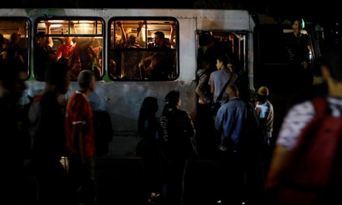 Trường học, công sở đóng cửa vì Venezuela tiếp tục mất điện