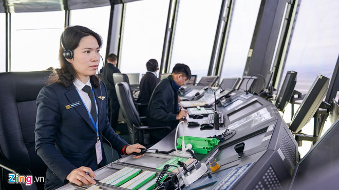 15 phút căng thẳng khi đón Air Force One của Tổng thống Mỹ