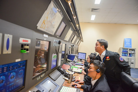 15 phút căng thẳng khi đón Air Force One của Tổng thống Mỹ