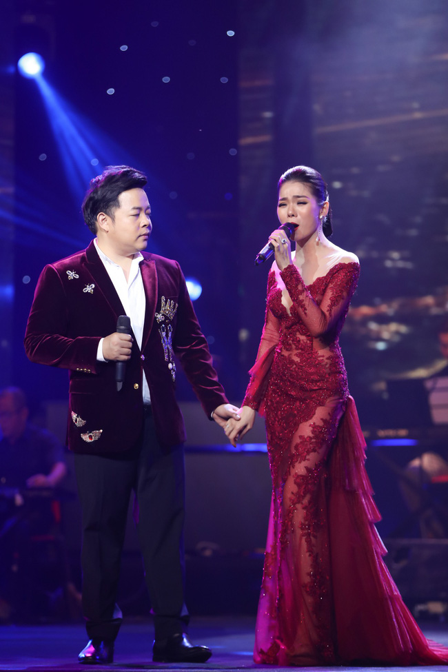 Lệ Quyên bất ngờ công khai rủ Quang Lê về... ở chung 2 tháng