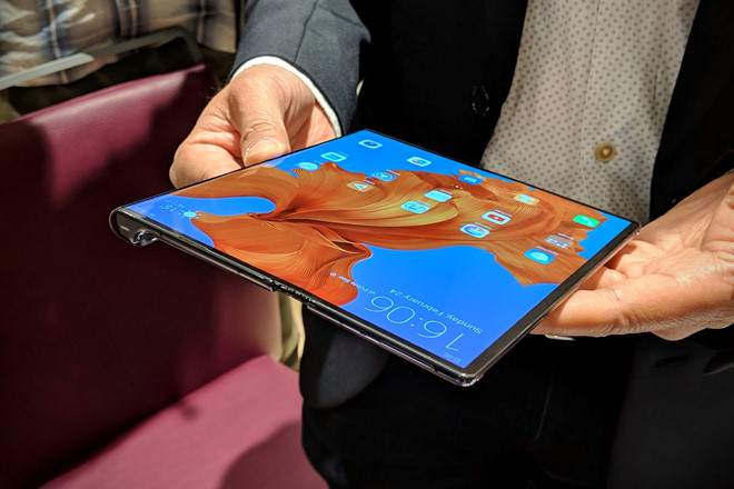 iPhone đã bị Samung Galaxy Fold bỏ xa ít nhất 2 năm