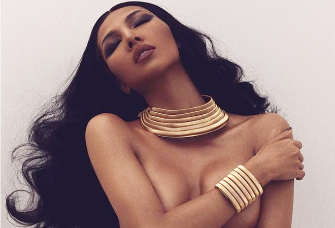 Người mẫu Minh Triệu đăng ảnh khỏa thân táo bạo