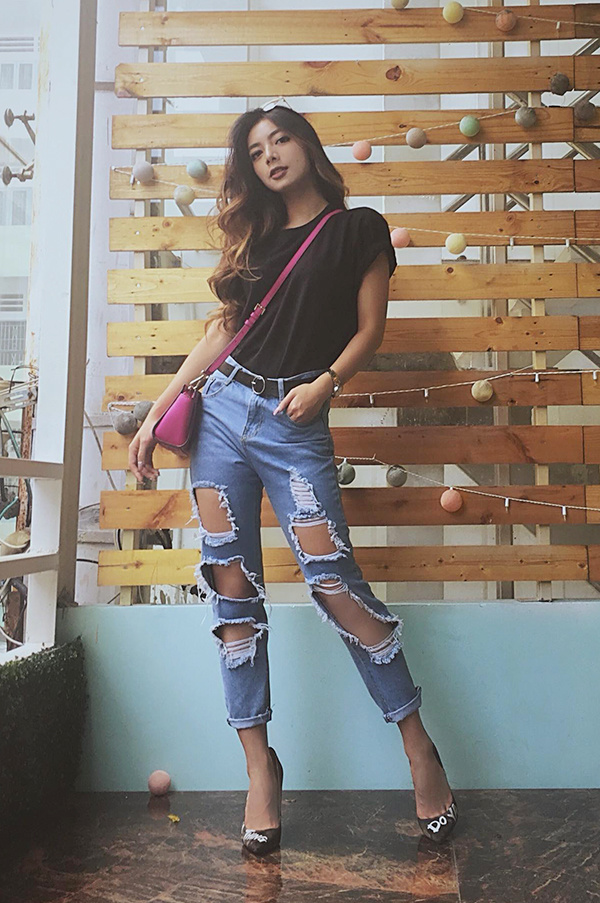 Con gái chưởng môn phái Vịnh Xuân chuộng diện đồ sexy