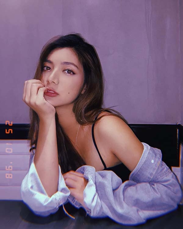 Con gái chưởng môn phái Vịnh Xuân chuộng diện đồ sexy