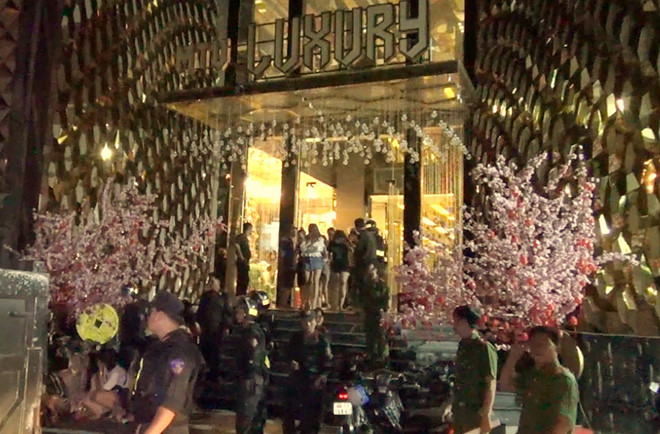 Hàng chục người trong quán karaoke Luxury dương tính với ma túy