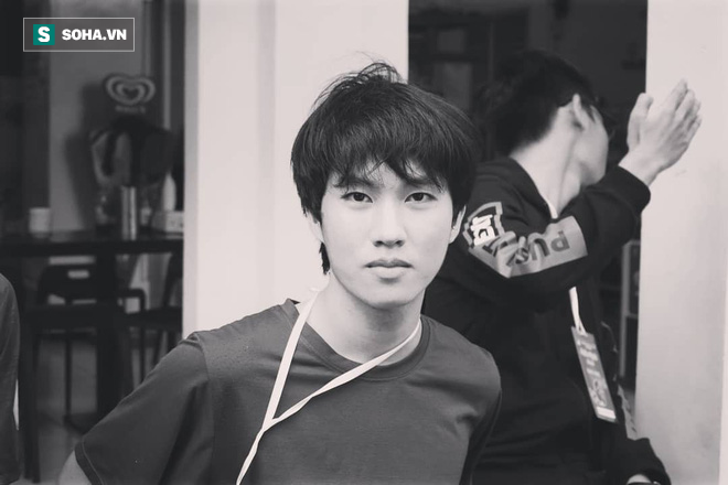 Thầy giáo bị nam sinh chụp lén: Đi dạy thêm về, bỗng nhiên thấy bạn bè tag tên liên tục