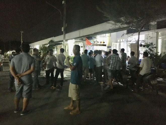 Đi làm về, chồng tá hỏa phát hiện vợ chết trong tư thế treo cổ