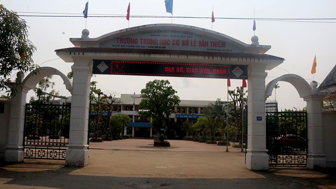 Điều tra người tung tin đồn thầy giáo quan hệ với nữ sinh lớp 8 có bầu