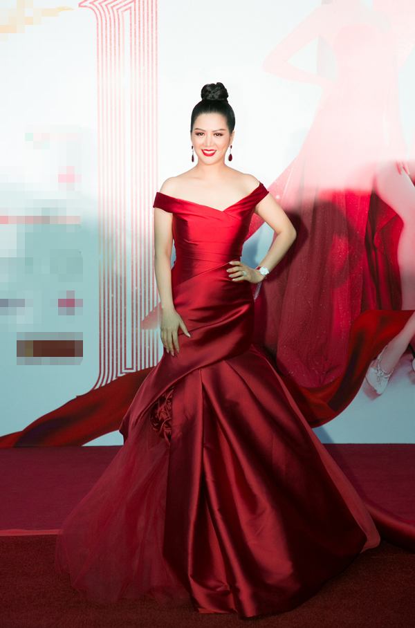 Dàn sao lộng lẫy trên thảm đỏ Đêm hội chân dài 12