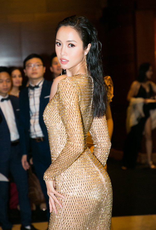 Dàn sao lộng lẫy trên thảm đỏ Đêm hội chân dài 12