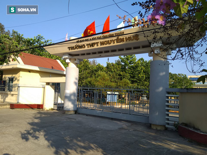 Mẹ nam sinh phản pháo về tin đồn cô giáo cùng con vào khách sạn: Con tôi không muốn đi học nữa