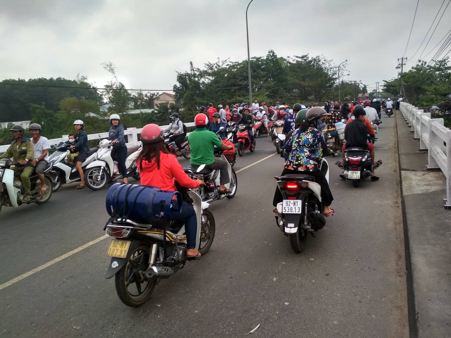 Quảng Nam: Hoảng hồn phát hiện người đàn ông nhảy cầu Tam Kỳ tự tử