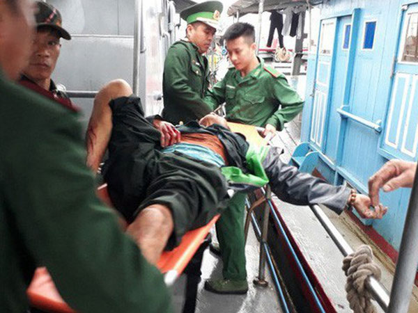 Nổ bình gas trên tàu, 6 người bị thương nặng