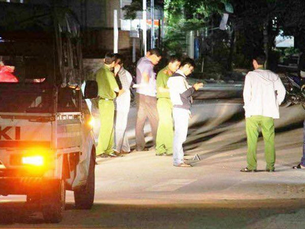 Hai nhóm thanh niên dùng vỏ chai bia hỗn chiến ở quán nhậu Sài Gòn, 1 người tử vong