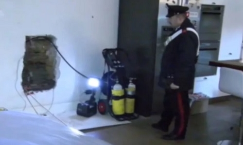 Người phụ nữ thuê mafia Italy chôn tình nhân cũ trong bêtông