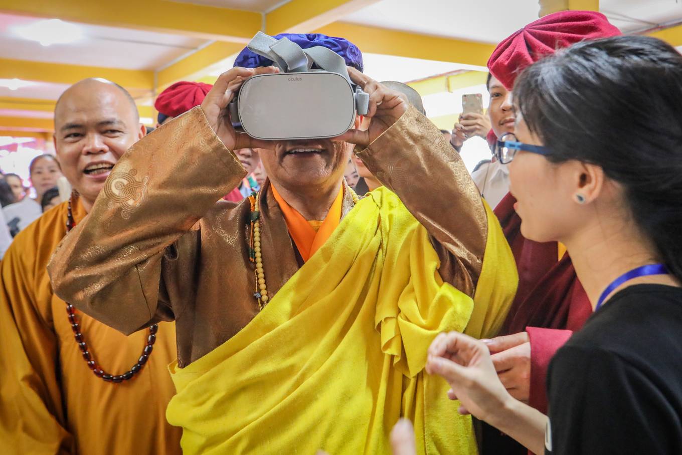 Đức Gyalwang Drukpa nói chuyện với hơn 300 bạn trẻ về bảo vệ môi trường