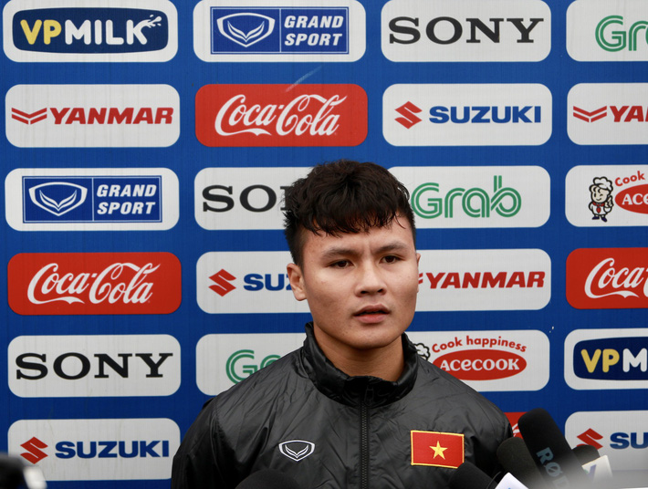 HLV Park Hang-seo đang chơi chiêu với Quang Hải?