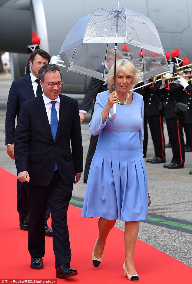 Nữ công tước Camilla: Người phụ nữ giản dị nhất Hoàng gia Anh hay tình địch thế kỷ chẳng ngại thách thức dư luận qua thời trang?