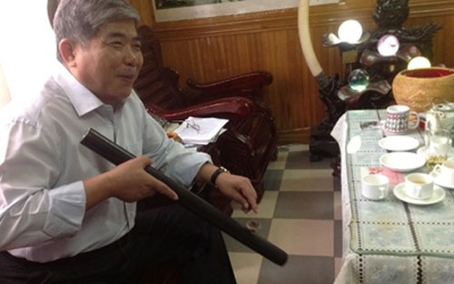 Quê 1 cục đại gia Lê Thanh Thản, thời trang gu lạ Đặng Lê Nguyên Vũ