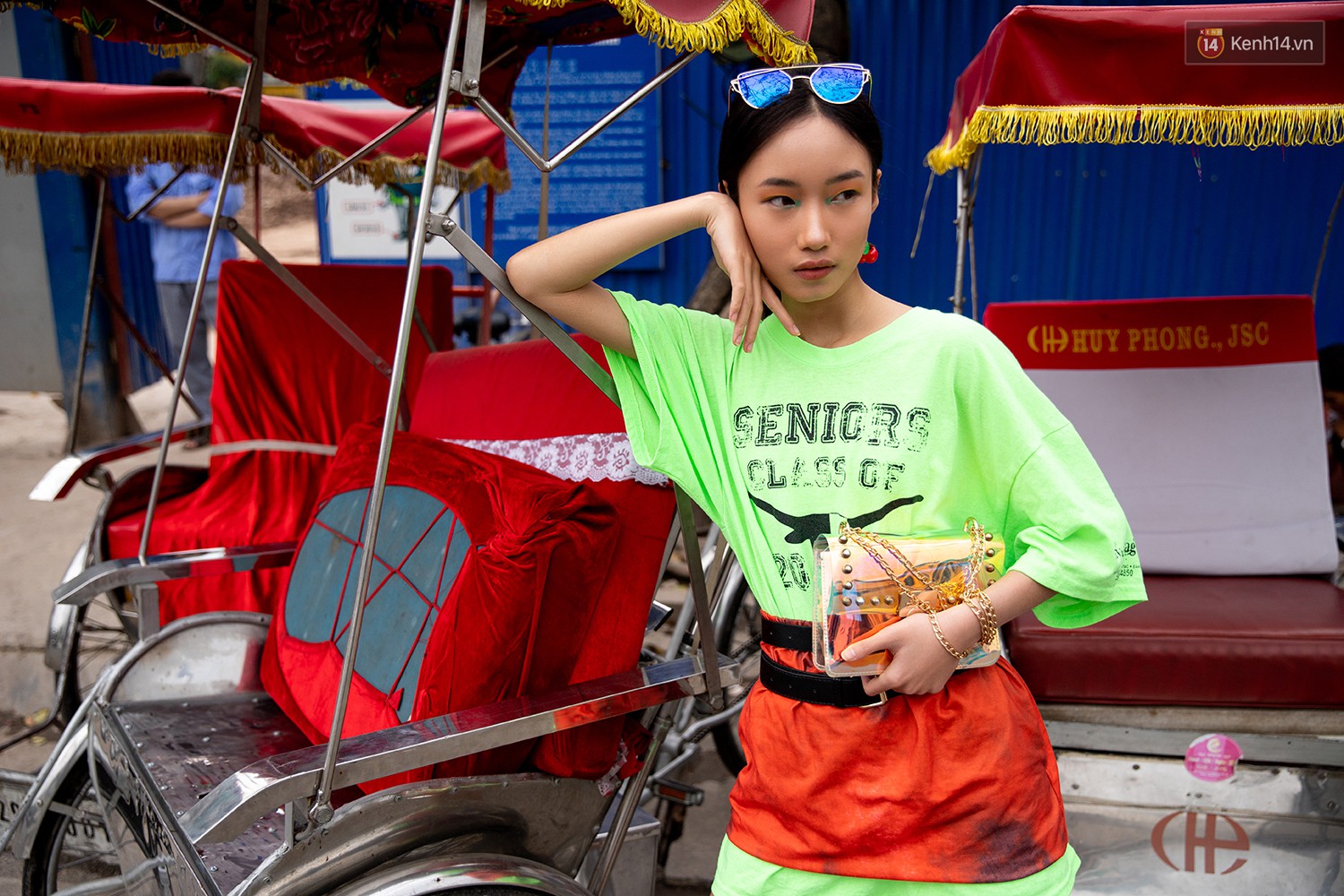Street style 2 miền: miền Nam khoe đủ phong cách, miền Bắc chuộng style trẻ trung nhưng không kém phần giật giũ