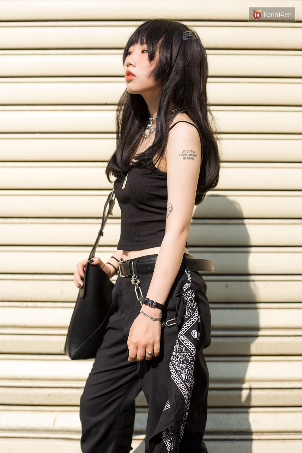 Street style 2 miền: miền Nam khoe đủ phong cách, miền Bắc chuộng style trẻ trung nhưng không kém phần giật giũ