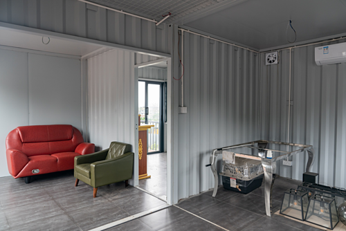 Người Hong Kong ở nhà container trái phép vì bất động sản đắt đỏ