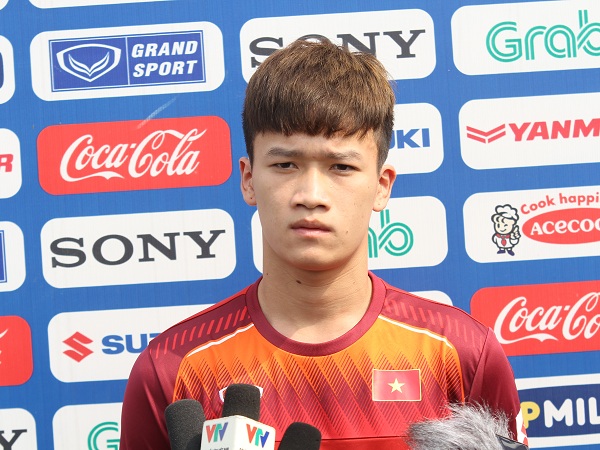 Tiền vệ Hoàng Đức: Em bất ngờ và không hiểu mình có tố chất nào để được chọn làm đội phó U23 VN