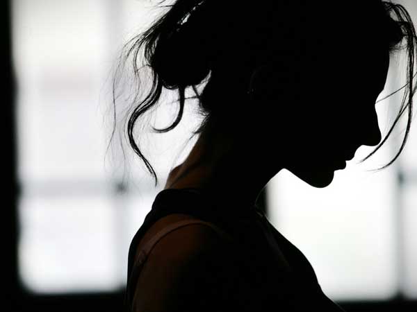 Tôi không giữ được mình với cậu bạn thân vì lạc nhịp với chồng