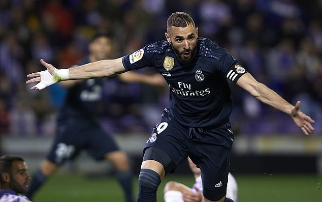 Real Valladolid 1-4 Real Madrid: Benzema lập cú đúp, Real Madrid tạm quên đi khủng hoảng