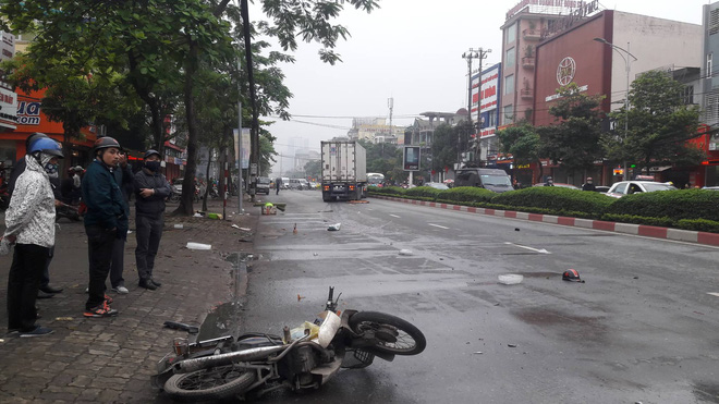 Người đàn ông chở đá lạnh lúc rạng sáng bị xe container kéo lê, cán tử vong