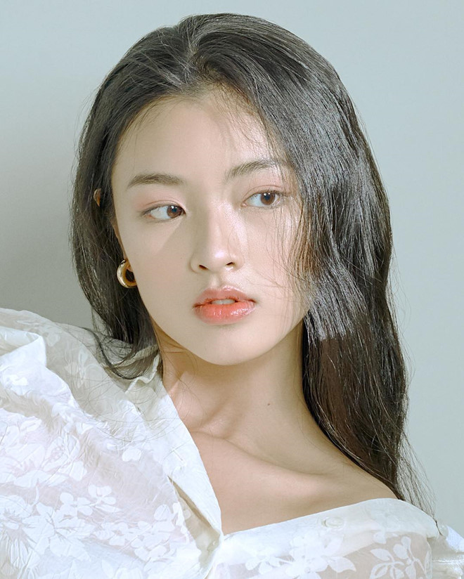 Gái xinh trường Y có người từng là Hoa khôi, kẻ là mẫu ảnh đắt show