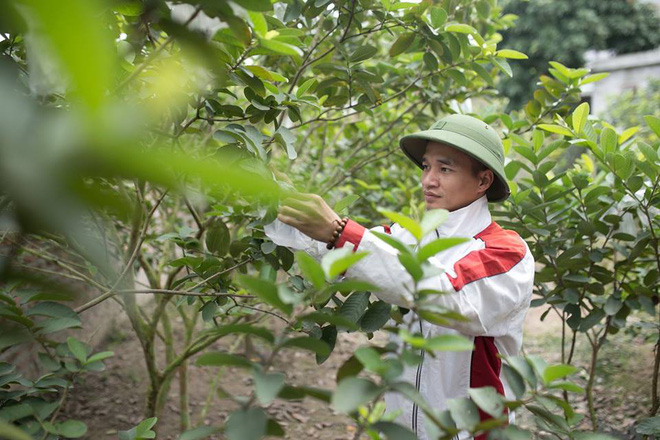 Lệ Rơi về quê làm công nhân: Họ trả hồ sơ vì sợ tôi nổi tiếng