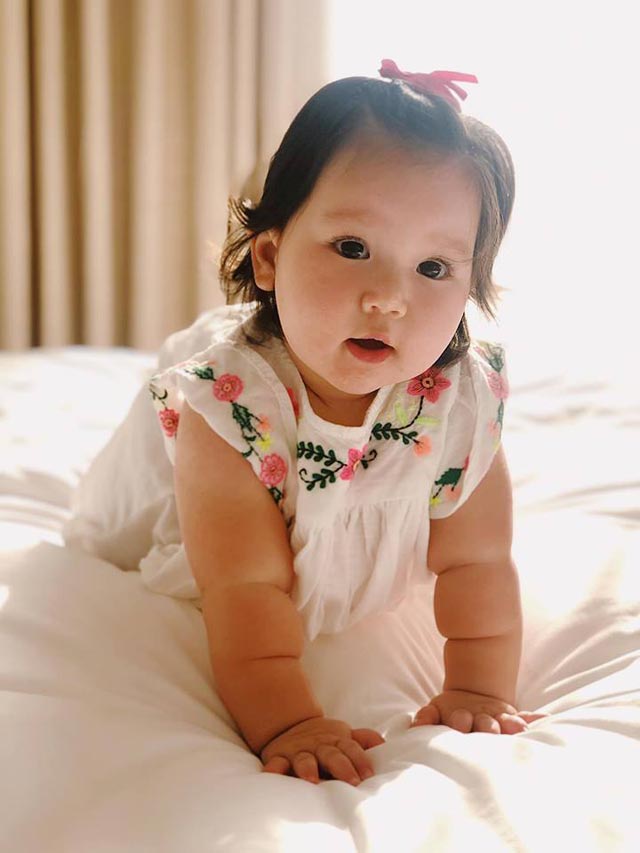 Cô bé đáng yêu khiến David Beckham mê mẩn khi tới Việt Nam là ai?