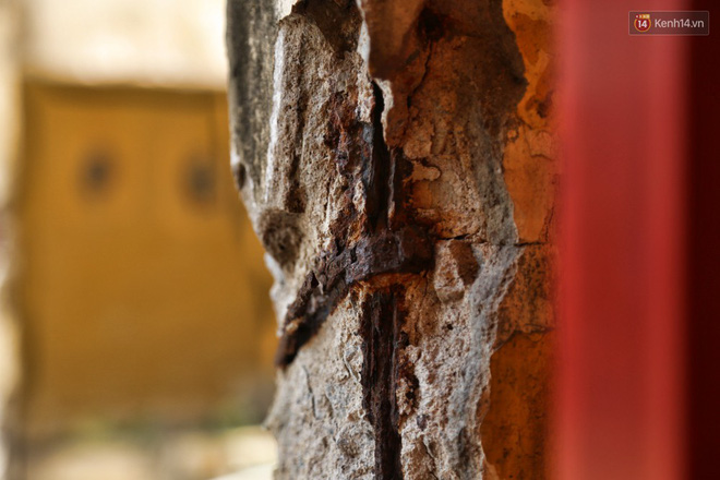 Bên trong chung cư ở Sài Gòn như răng rụng khiến người dân lo lắng vì nguy cơ đổ sập