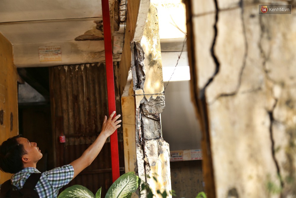 Bên trong chung cư ở Sài Gòn như răng rụng khiến người dân lo lắng vì nguy cơ đổ sập