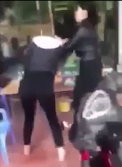 Người phụ nữ ở Thái Bình bị bồ của chồng đánh ghen, xịt dung dịch gây rát bỏng vào mặt