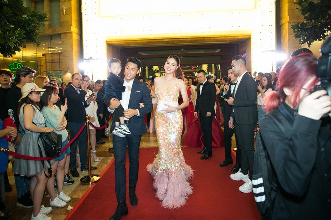 Loạt bằng chứng dấy lên tin đồn Vũ Khắc Tiệp cạch mặt gà cưng một thời Linh Chi