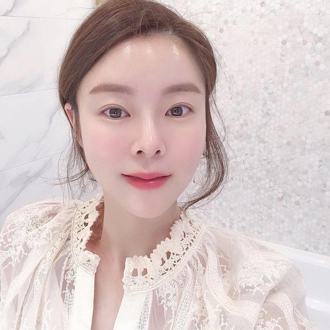 Đây là cách giúp bạn xử đẹp đôi lông mày rậm rạp thành gọn mảnh chỉ trong nháy mắt