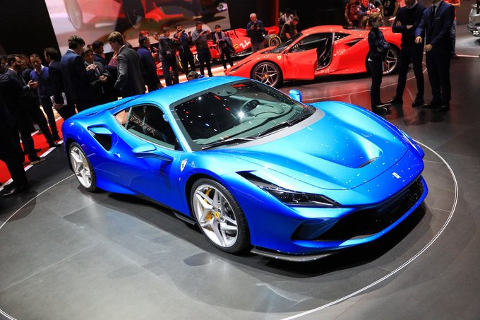 Siêu xe Ferrari F8 Tributo - hậu duệ 488 GTB trình làng