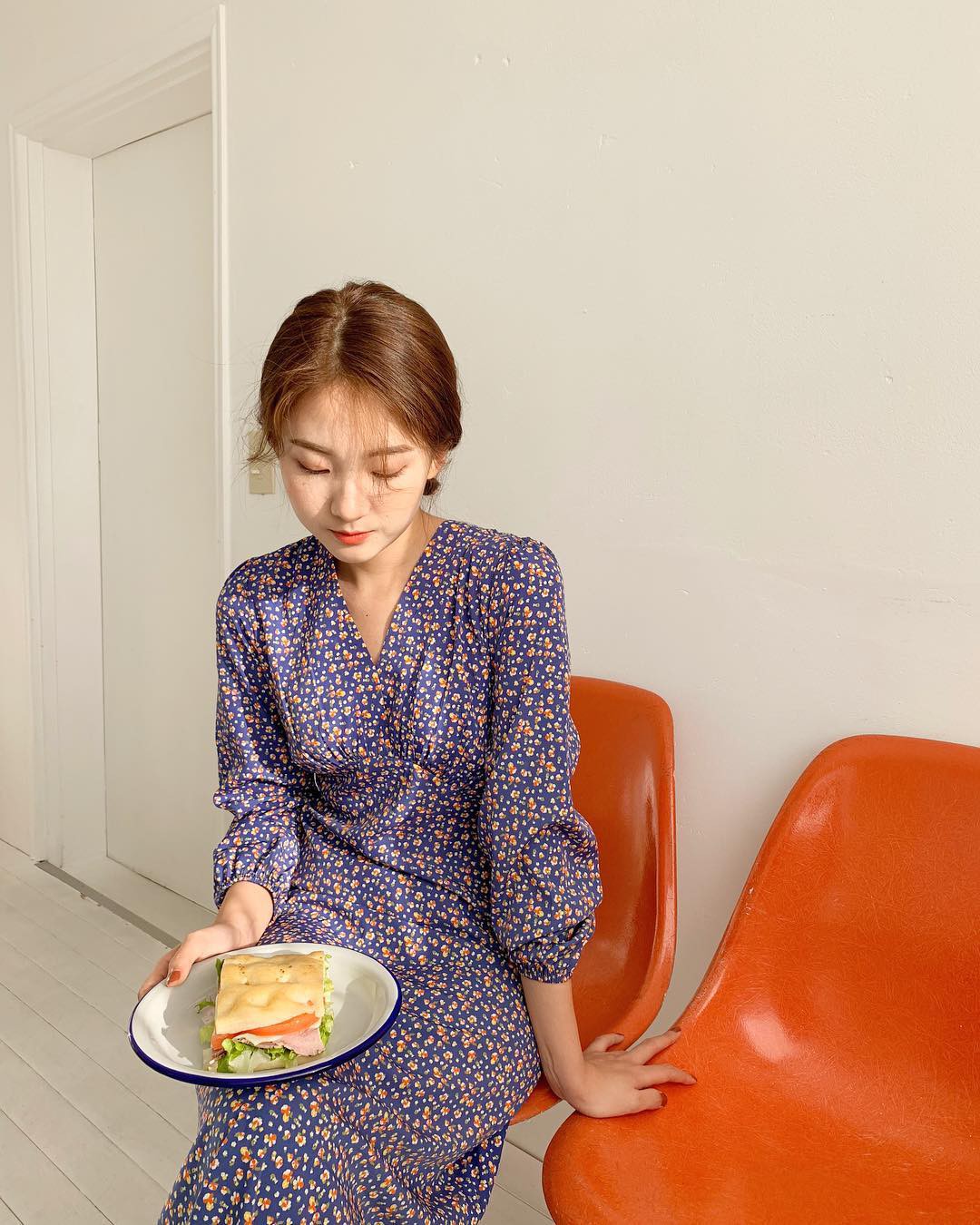 Đã tìm ra mẫu váy chẳng những xinh lịm tim, đúng điệu Xuân mà còn hợp với mọi dáng người dù gầy hay béo