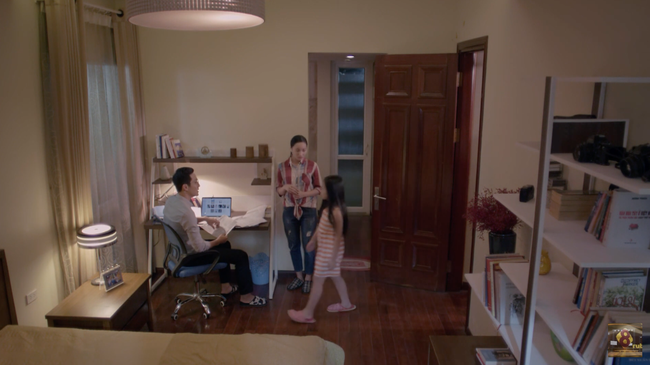 Những cô gái trong thành phố tập 23: Tùng bị quý bà phòng gym đưa về nhà chuốc rượu giải sầu