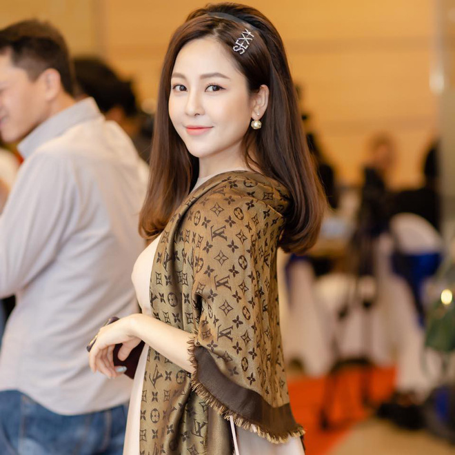 Hot girl Trâm Anh ngày càng trở nên táo bạo, khoe hình thể tối đa