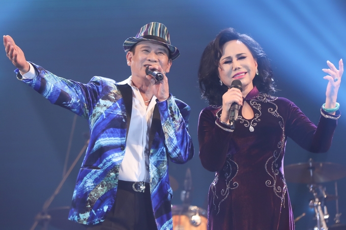 Gần 3.000 khán giả Sài Gòn nghe Tuấn Vũ hát đến 0h