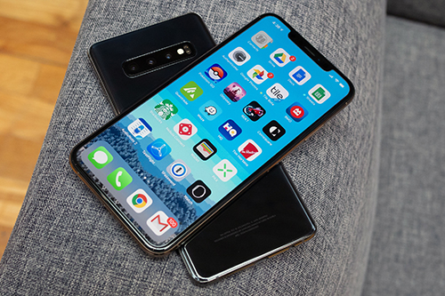 iPhone 2019 sẽ có ba camera giống Galaxy S10