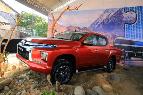 Mitsubishi Triton có mặt tại châu Âu, trang bị bỏ xa bản VN Mitsubishi Triton có mặt tại châu Âu, trang bị bỏ xa bản VN