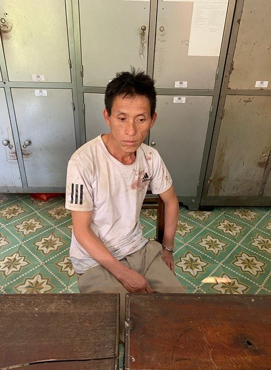 Trung úy công an bị thương khi vây bắt đối tượng ma túy có súng, lựu đạn