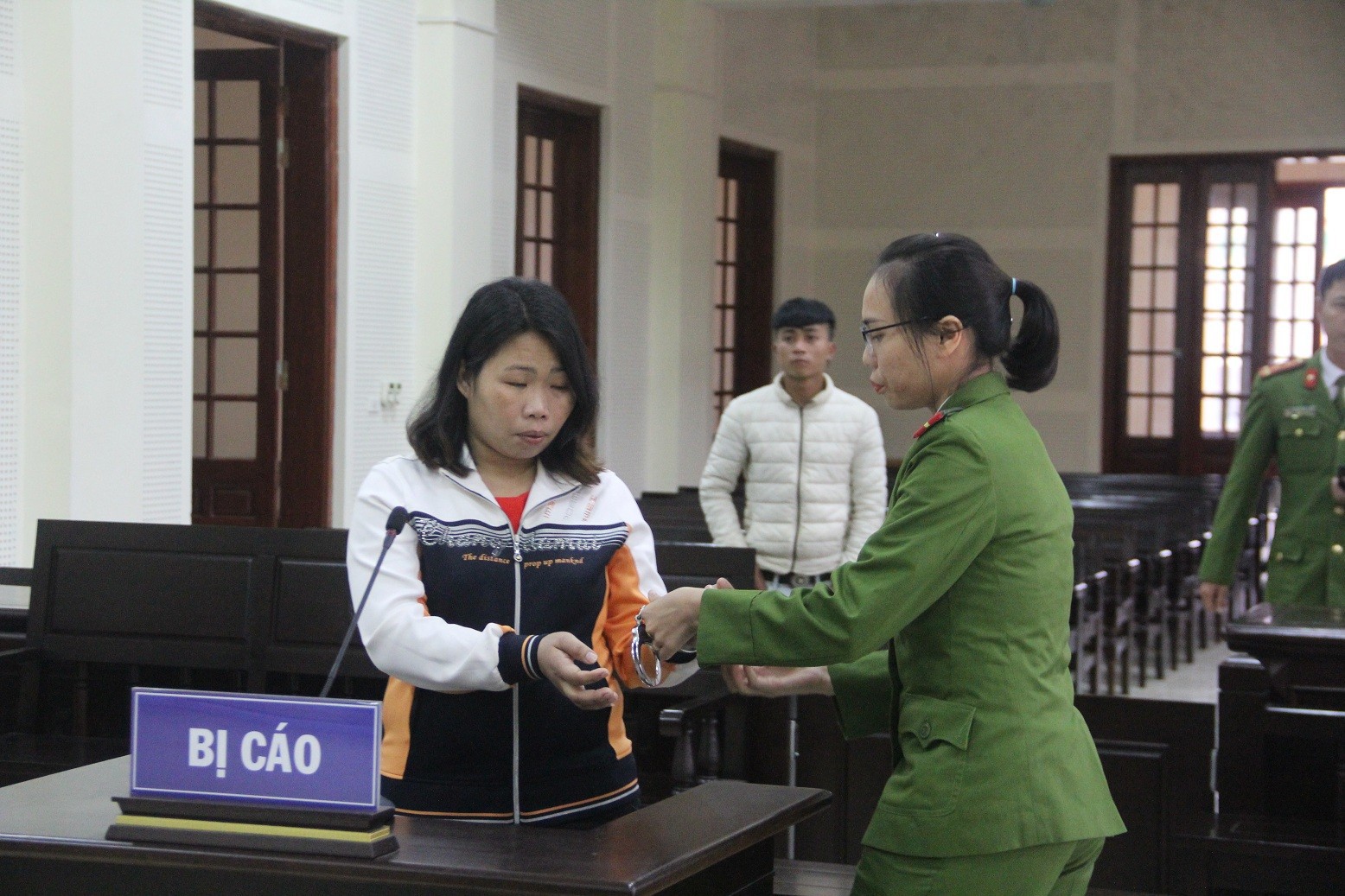 Bán em họ 14 tuổi qua Trung Quốc lấy chồng, nữ quái lĩnh án nặng