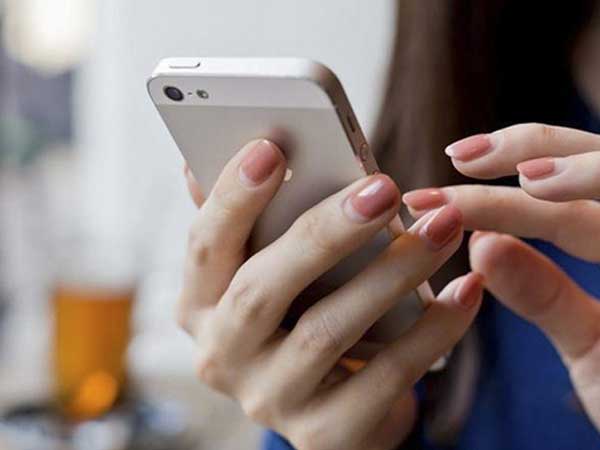 Những điều phụ nữ nên làm khi bị người lạ quấy rối trong thang máy