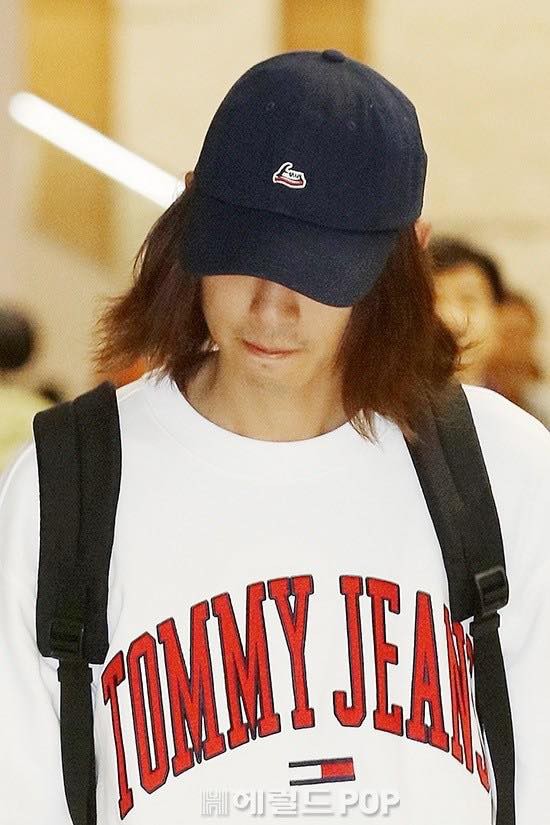 Khung cảnh hỗn loạn Jung Joon Young bị phóng viên bao vây khi về nước: Nhìn là biết dư luận Hàn Quốc phẫn nộ cỡ nào!